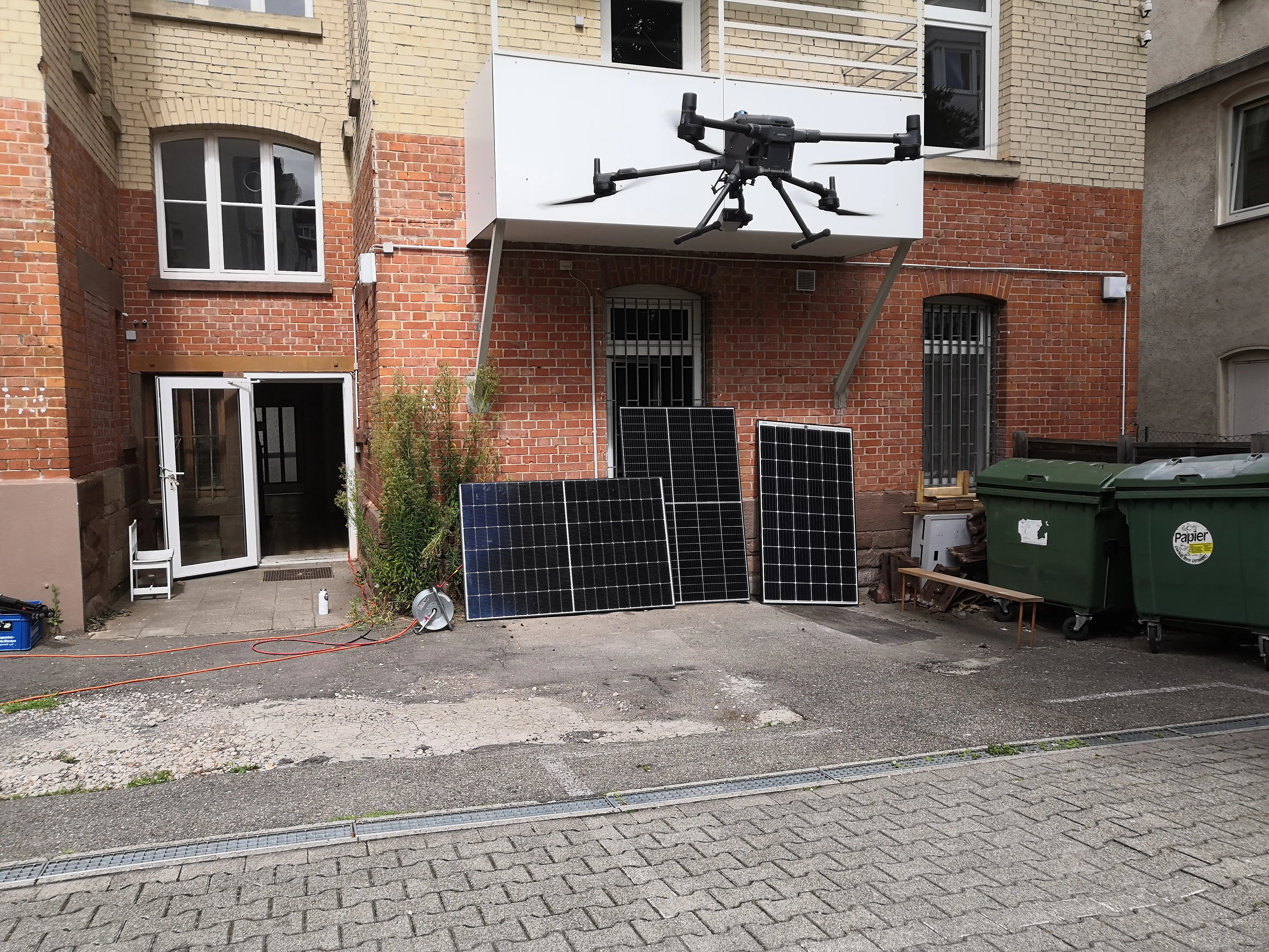 Drohne im Hinterhof – erste kontrollierte Testflüge